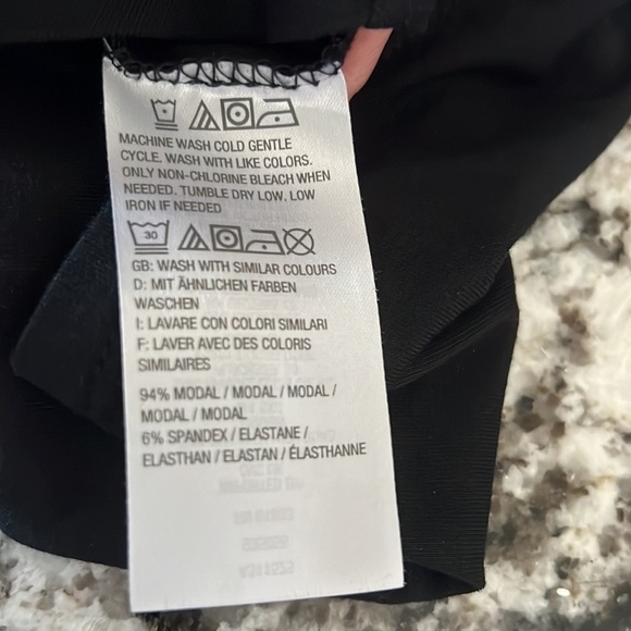 THREE Halston Essentials Turtlenecks - Large - Picture 4 of 5